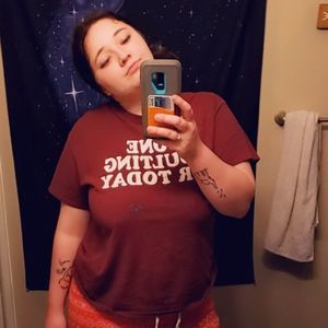 Meet your Posher, Caitlin